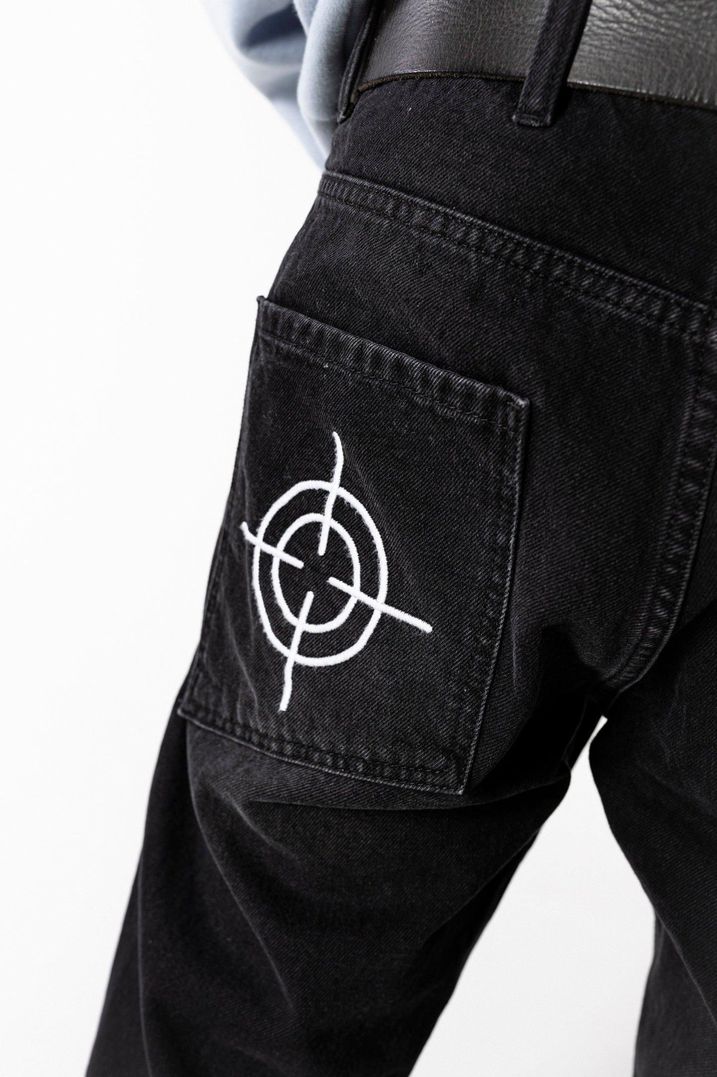 LOST VALLEY JEANS - Vencide Studios